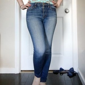 Size 26 Guess Mid-rise Skinny Jeans